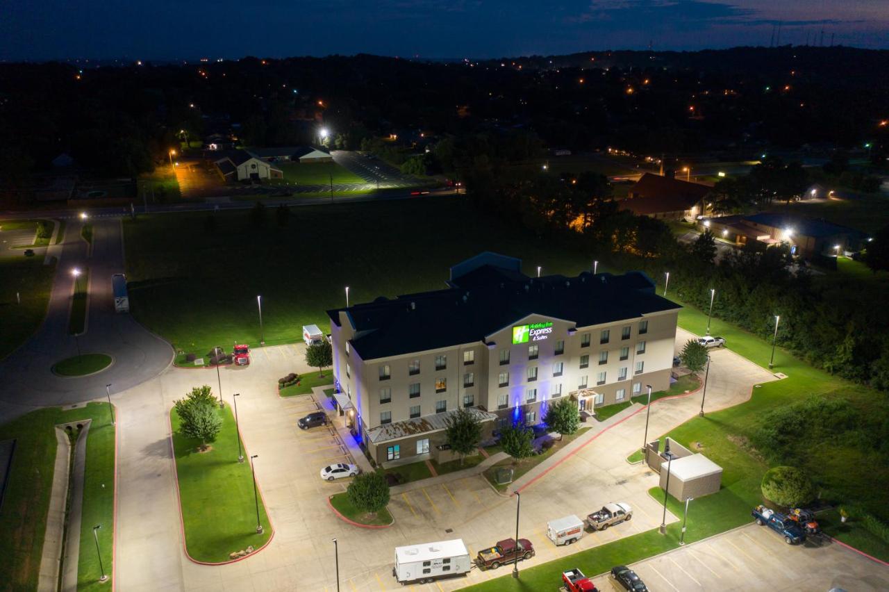 Express & Buren-fort Smith Area, An Ihg Hotel 2*